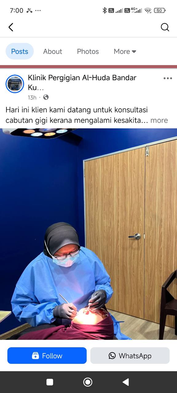 Doktor gigi menjalankan rawatan